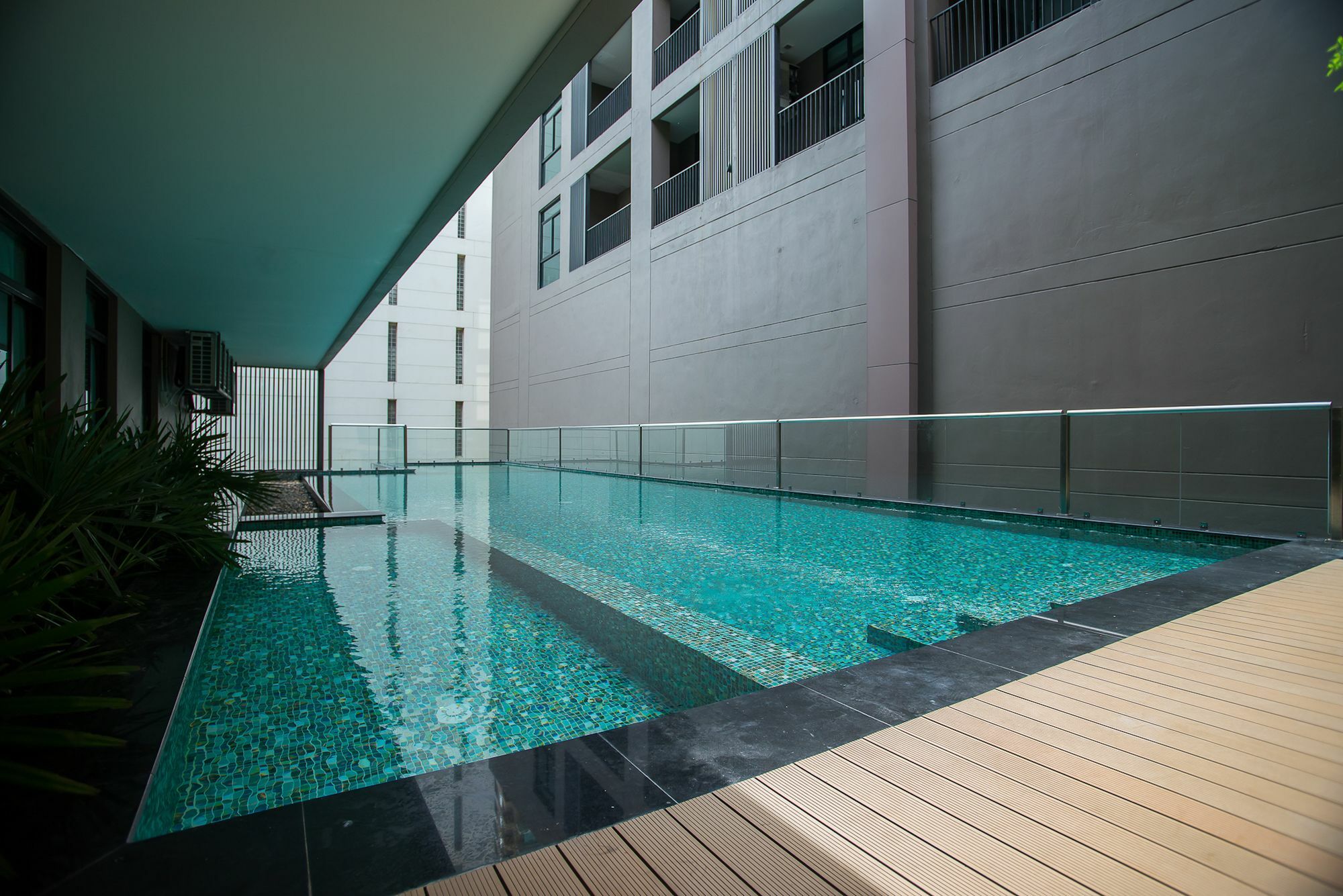 Metropolis Suites Bangkok, Tapestry Collection By Hilton Экстерьер фото